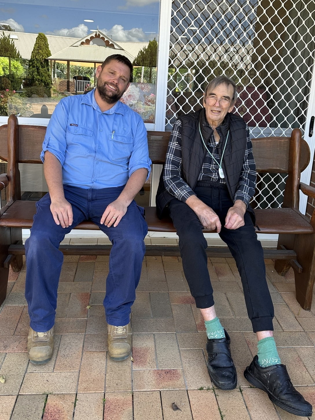 Clay catching up with Tenterfield Care Centre resident Col